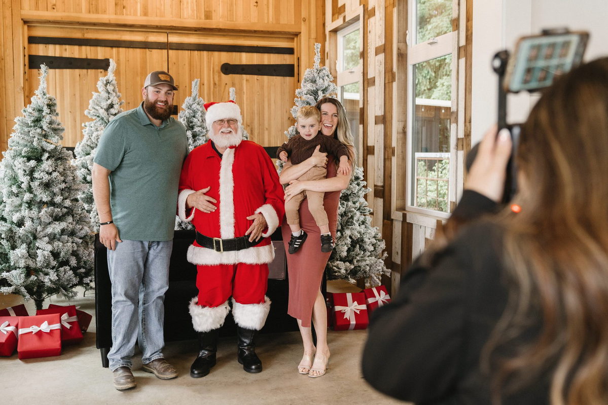 Lafayette Christmas photo booth 328