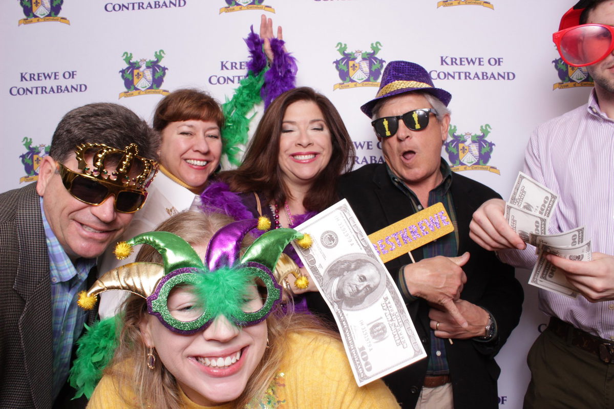Lafayette holiday photo booth image 372