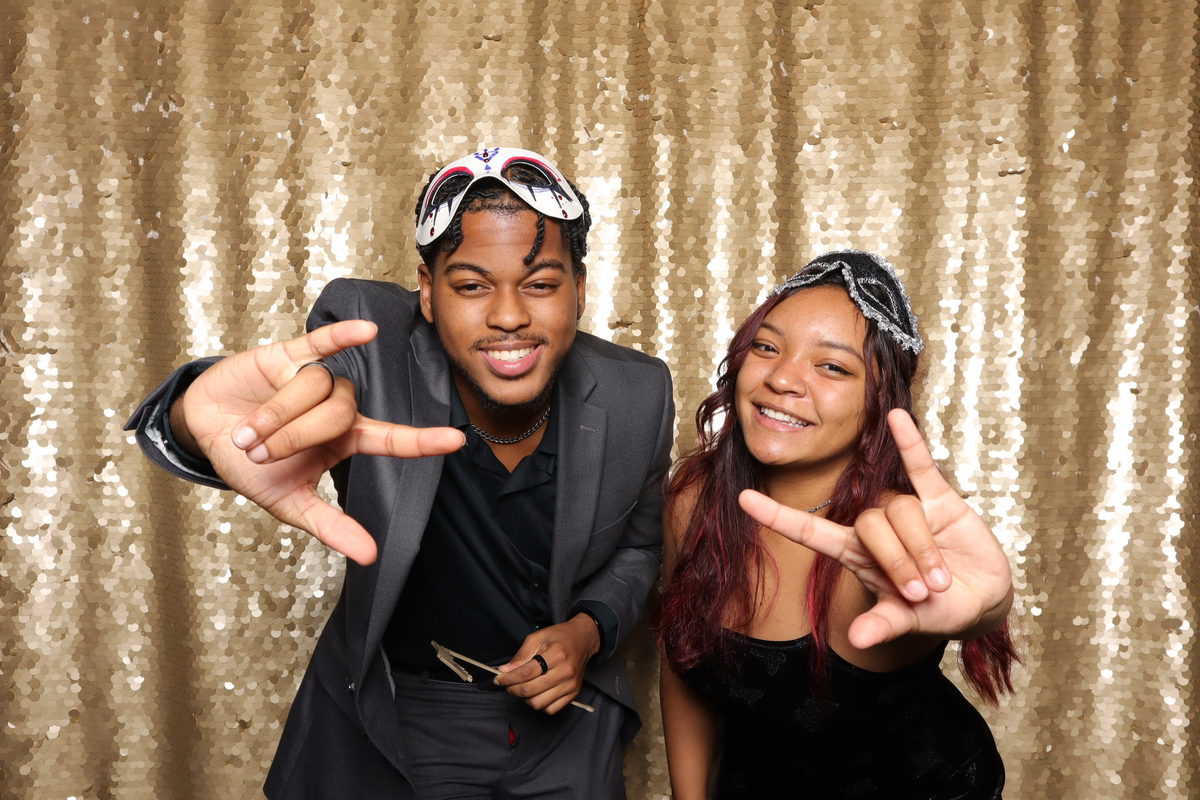Lafayette holiday photo booth image 373