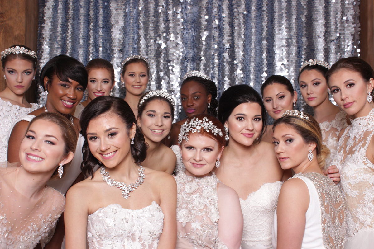 How to Choose the Right Photo Booth for Your Event | Lafayette Photo Booth | Ohh Snap