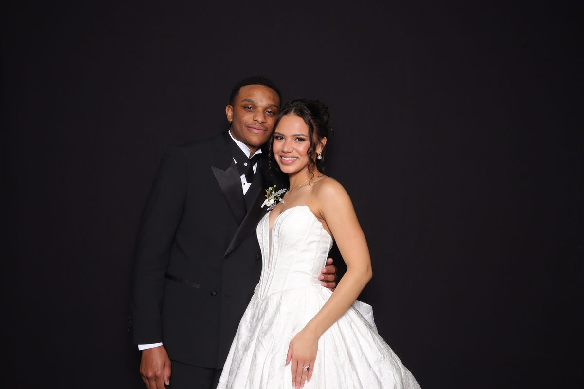 Black Backdrops | A Modern and Elegant Choice for Wedding Photo Booths | Lafayette Photo Booth | Ohh Snap
