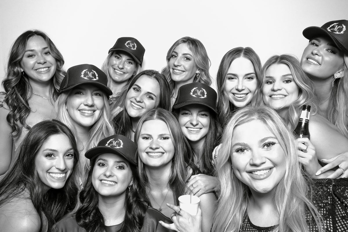 Is a Photo Booth Worth It for a Wedding? | Lafayette Photo Booth | Ohh Snap
