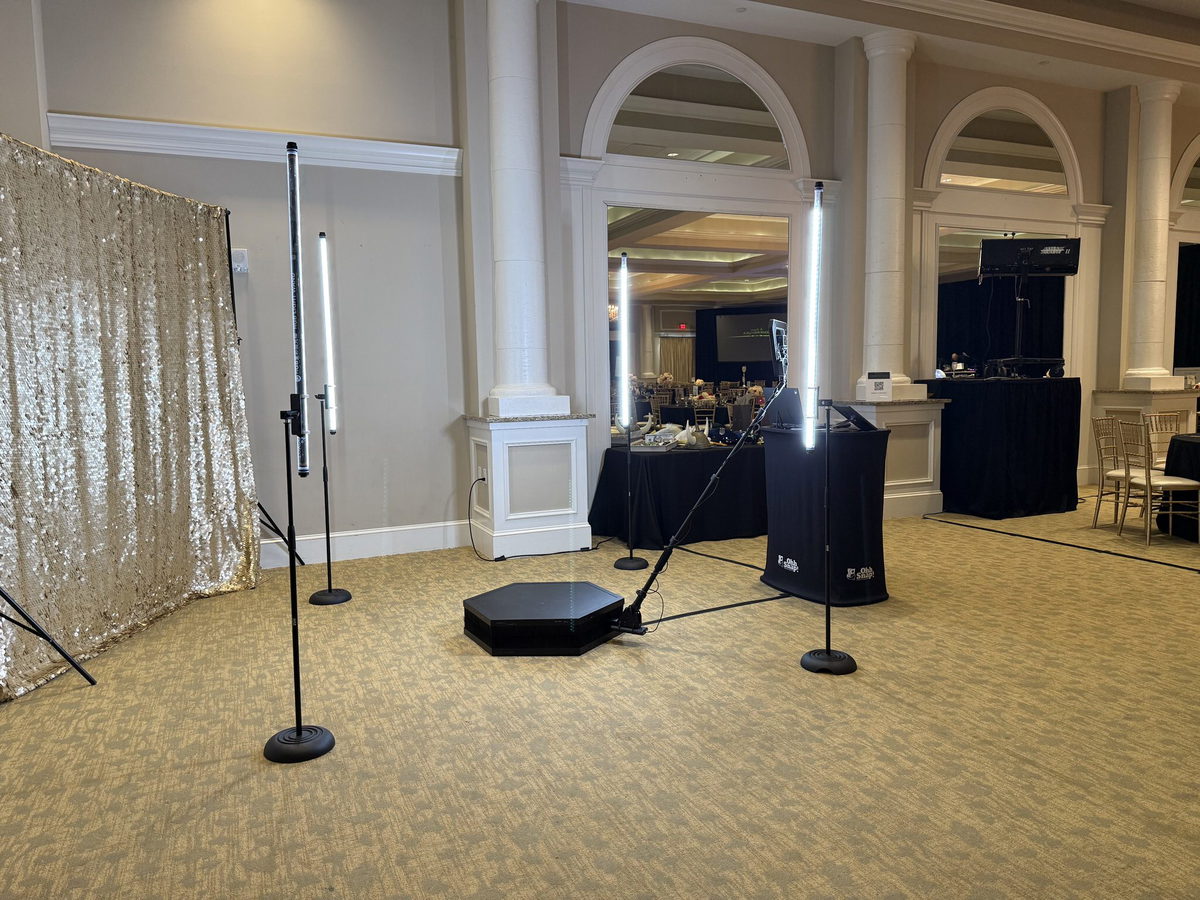Summer Wedding Photo Booth Trends Lighting Up Acadiana | Lafayette Photo Booth | Ohh Snap